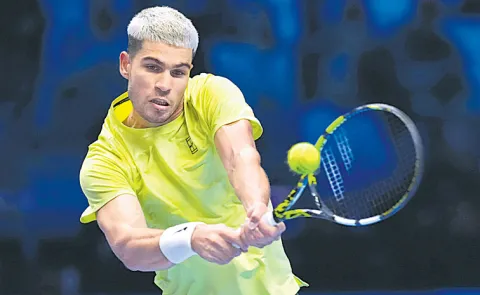 Carlos Alcaraz makes a good start at the ATP Finals