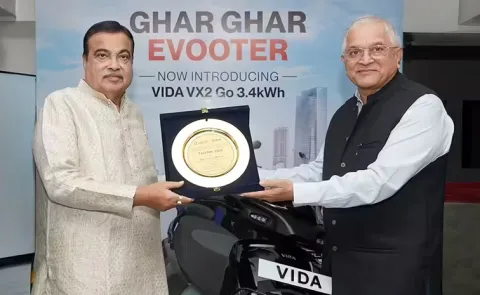 Nitin Gadkari Unveils Hero MotoCorp New VIDA Evooter Scooter