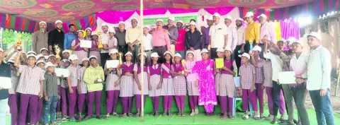 విద్యార్థులు అన్ని రంగాల్లో రాణించాలి