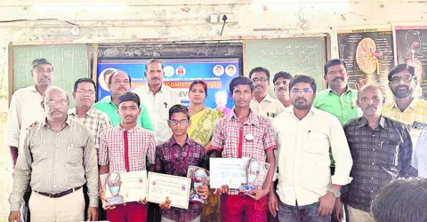 విషయ పరిజ్ఞానాన్ని పెంపొందించుకోవాలి 