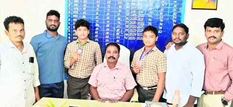 రాష్ట్రస్థాయి రెజ్లింగ్‌ పోటీల్లో గురుకుల విద్యార్థులకు