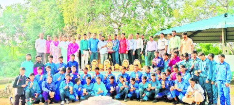 జోనల్‌ చాంపియన్‌ ఘన్‌పూర్‌