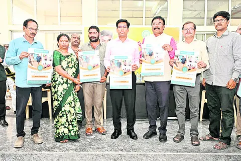 ‘మనోబంధు’ పోస్టర్‌ ఆవిష్కరణ