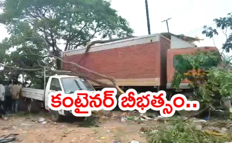 Lorry Container Run Over Into Traders In Nellore District