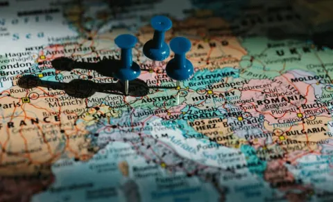 Which countries have no neighbours13