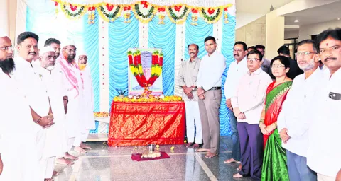 విద్యాభివృద్ధికి ఆద్యుడు మౌలానా అబుల్‌ కలాం 
