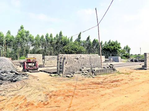 ప్రభుత్వ స్థలం కబ్జా