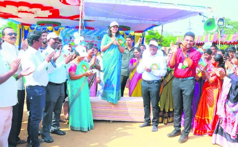 గురుకులాల్లో వసతులు కల్పిస్తాం