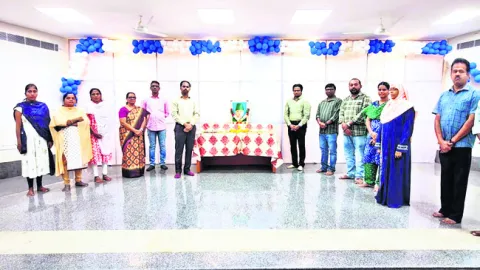 అబుల్‌ కలాంను ఆదర్శంగా తీసుకోవాలి