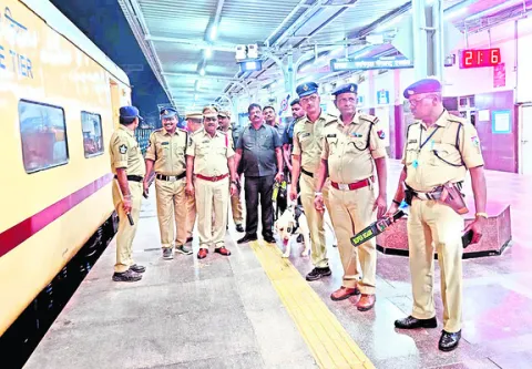  జిల్లాలో హై అలర్ట్‌ 