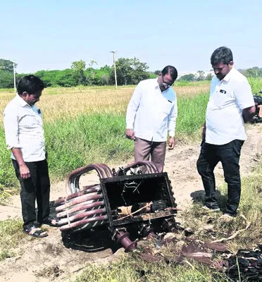ట్రాన్స్‌ఫార్మర్‌ చోరీ 
