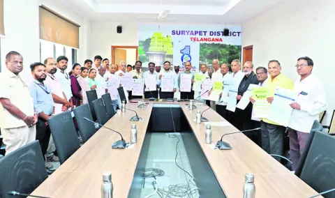 వారోత్సవాలను ఘనంగా నిర్వహించాలి