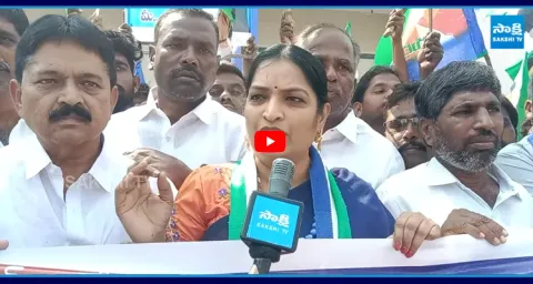 Usha Sri Charan In YSRCP Praja Udyamam Bike Rally At Penukonda 1