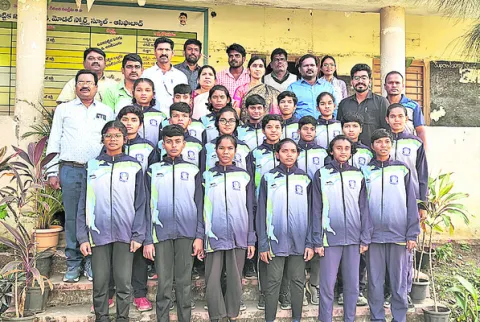 రాష్ట్రస్థాయి పోటీల్లో  రాణించాలి
