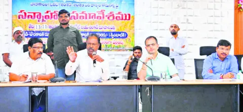 రైతులను మోసంచేస్తే కఠిన చర్యలు