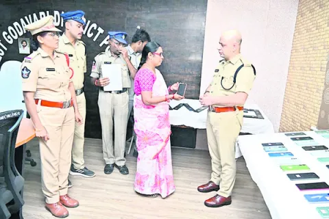 126 సెల్‌ఫోన్ల్ల రికవరీ 