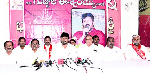 రైతులను ఆదుకోవడంలో చంద్రబాబు ప్రభుత్వం విఫలం