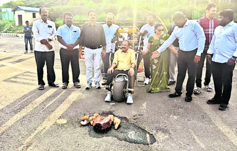 రుషికొండ బీచ్‌లో పారాగ్లైడింగ్‌ ప్రారంభం