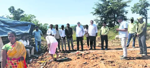 ఇళ్ల నిర్మాణ పనులను వేగవంతం చేయాలి 