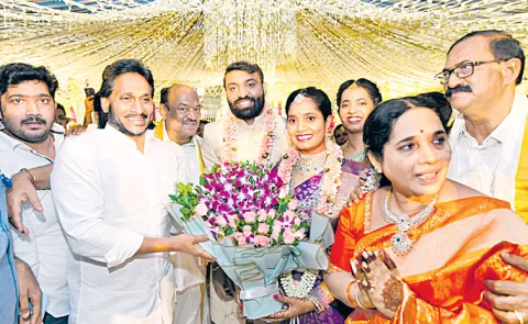 YS Jagan blessings to the newlyweds