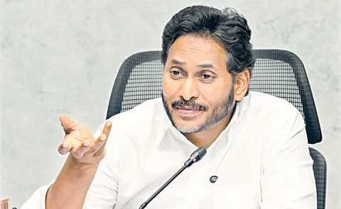 YS Jagan Mohan Reddy fires on Chandrababu Naidu