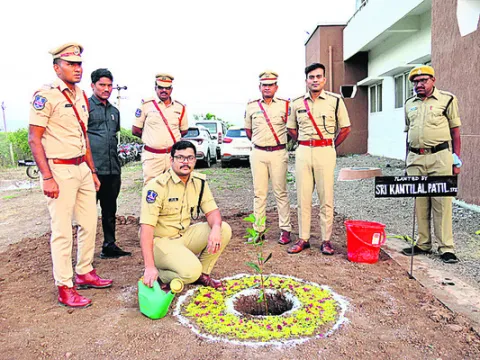 అక్రమ కార్యకలాపాలపై ఉక్కుపాదం