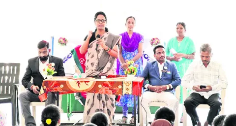 విద్యార్థులు అన్ని రంగాల్లో రాణించాలి 