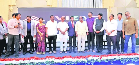 విశాఖను వ్యాపారానికి కేంద్రంగా తీర్చిదిద్దుతాం 