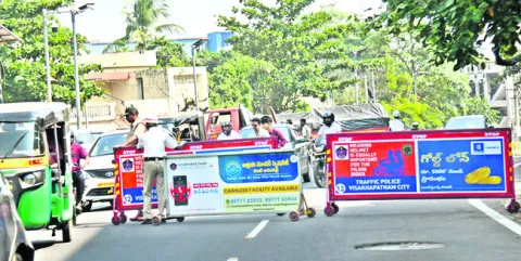 వాహనదారులకు చుక్కలు 