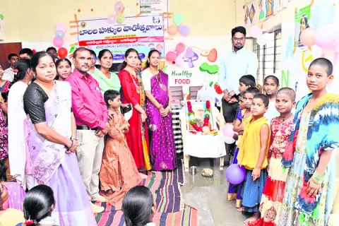 నెహ్రూ సేవలు చిరస్మరణీయం 