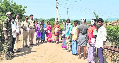 పులి సంచారంపై అవగాహన