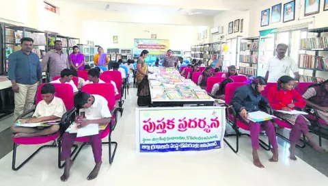 కొనసాగుతున్న వారోత్సవాలు