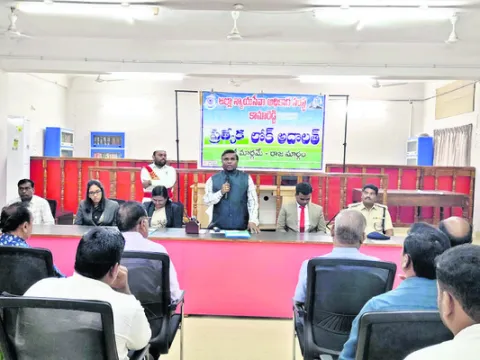 రాజీ మార్గమే రాజమార్గం