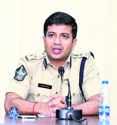 ఆర్‌బీకేల్లో కనిపించని ఈ–క్రాప్‌ బుకింగ్‌ వివరాలు  