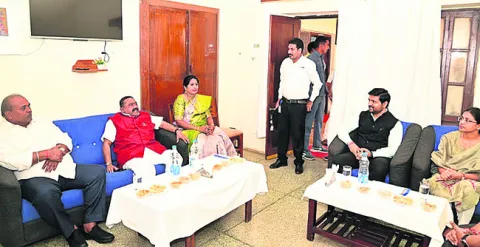 ఉన్నతవిద్య అభ్యసించేలా ప్రోత్సహించాలి