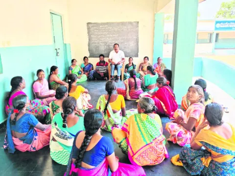 పెండింగ్‌ బిల్లులు విడుదల చేయాలి