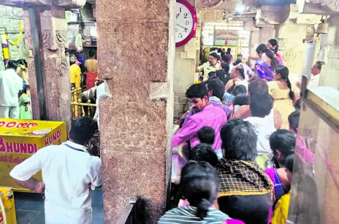 దర్శనం.. దూరా‘భారం’