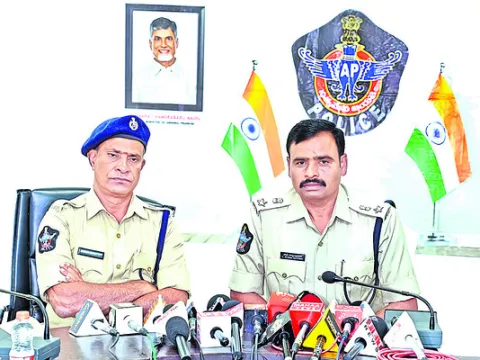 నేరాలకు పాల్పడితే సహించం