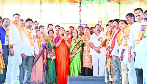 పద్మశాలీలు రాజకీయ శక్తిగా ఎదగాలి