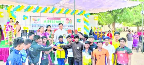 క్రీడాకారులను ప్రోత్సహిస్తున్న ప్రభుత్వం 