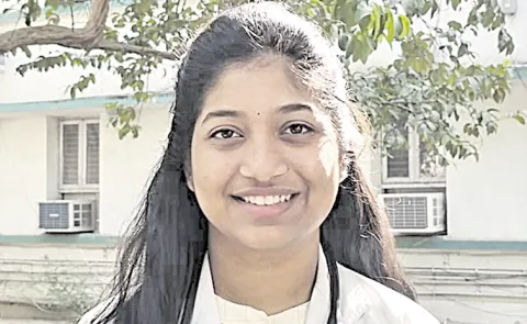 Dr. Bareddy Srisai Trisha Reddy from Palnadu district secured 7th rank in All India in INI CET-2025