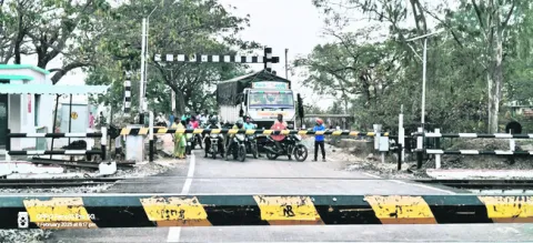 ఇంకెన్నాళ్లు వేచి చూడాలి?