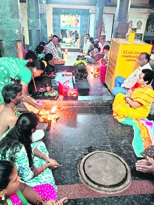 బలివేలో ప్రత్యేక పూజలు 
