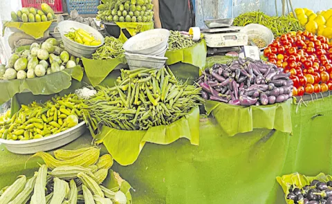 Huge increase in vegetable prices: Andhra pradesh