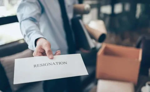 Employee Quits First Job After 3 Hours6