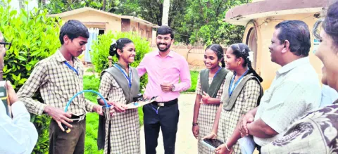 జాతీయ స్థాయిలో ప్రతిభ చాటాలి 