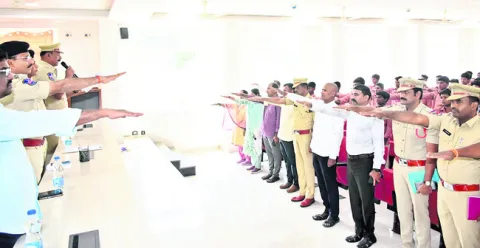 యువత మత్తుకు దూరంగా ఉండాలి 