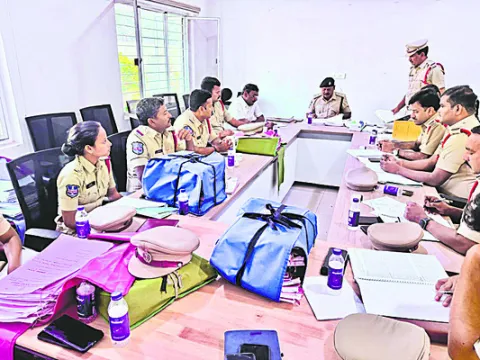 కేసుల విచారణలో వేగం పెంచాలి 