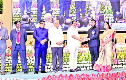 బుధవారం శ్రీ 19 శ్రీ నవంబర్‌ శ్రీ 2025