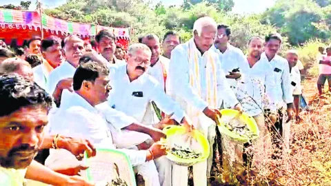 కాంట్రాక్టర్లకు చేపల                         పెంపకం అప్